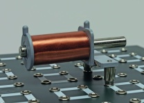 Spule mit Kern und zwei 4-mm-Steckern Spule mit Kern und zwei 4-mm-Steckern