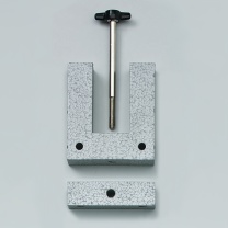 U-Kern mit I-Kern und Halteschraube U-Kern mit I-Kern und Halteschraube