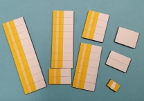Satz Kippmagnete für Stundenplan, gelb mit Steifen - weiß Satz Kippmagnete für Stundenplan, gelb mit Steifen - weiß