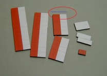 Magnetsymbol für Stundenplan, halb rot-halb weiß