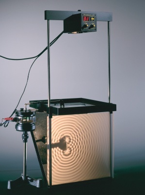 Wellenwanne mit Stroboskopischer LED-Beleuchtung